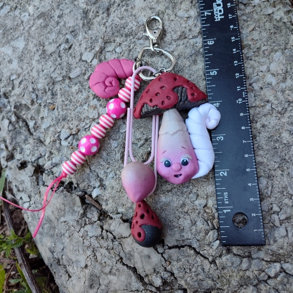 ❤💓Cute Mushroom🍄 Face Keychain - Picture 3 of 5